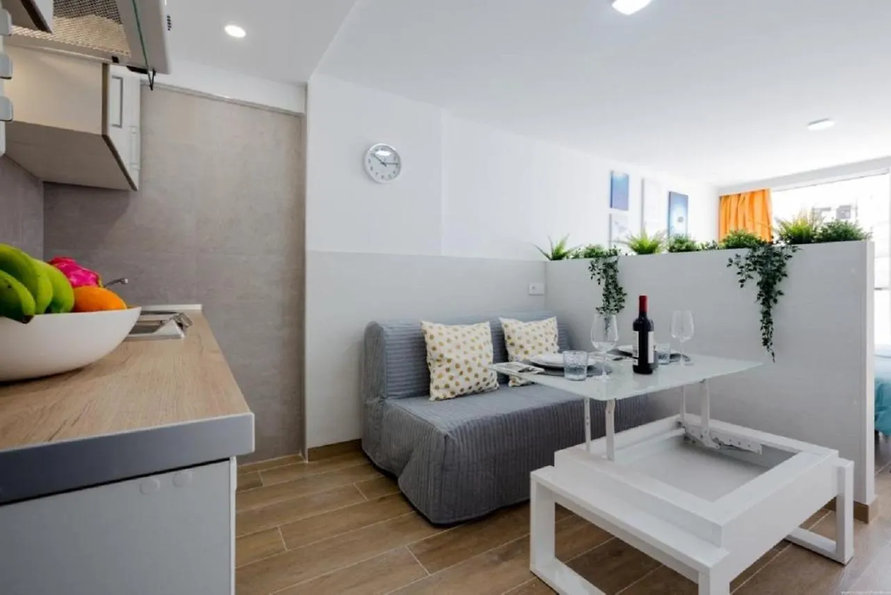 319 Modern Accommodation,Sea View, Wi Fi And Pool Playa de las Americas  Apartment