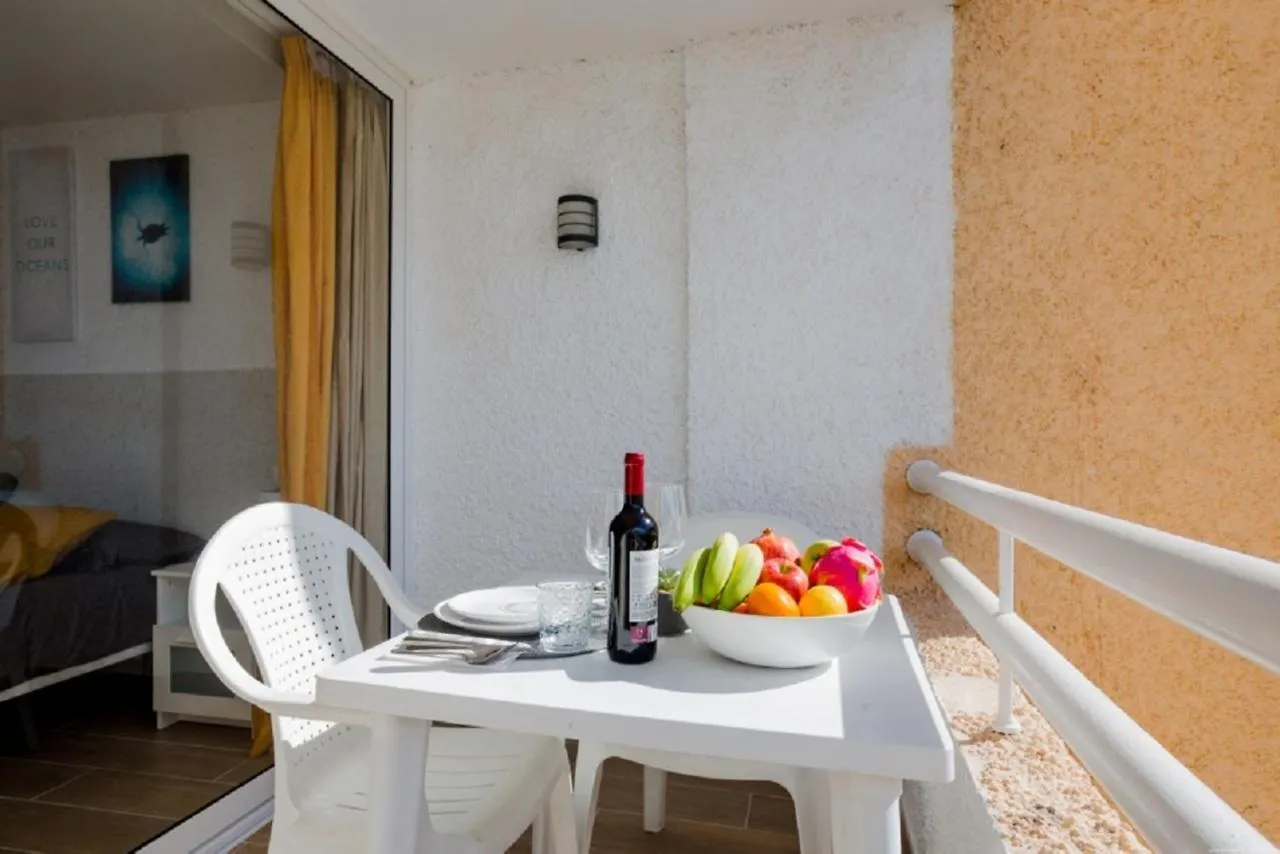 Apartment 319 Modern Accommodation,Sea View, Wi Fi And Pool Playa de las Americas