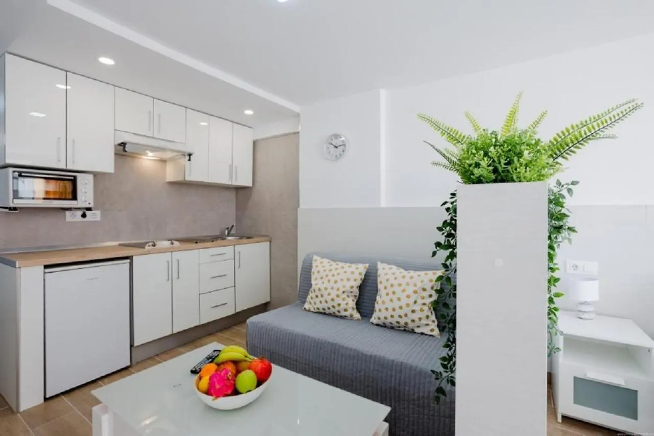 319 Modern Accommodation,Sea View, Wi Fi And Pool Playa de las Américas 0*,  İspanya